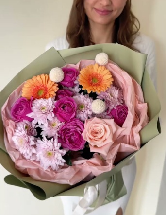 Букет с яркими гермини №1443