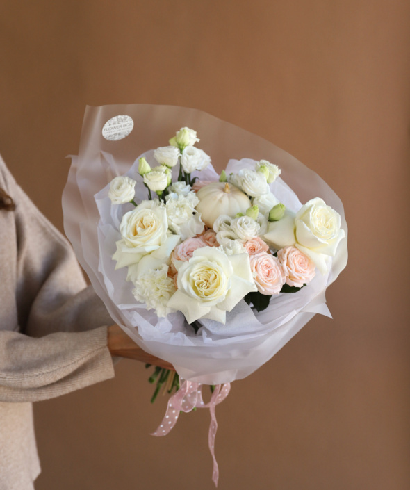 Букет в белой гамме с тыквой №2115