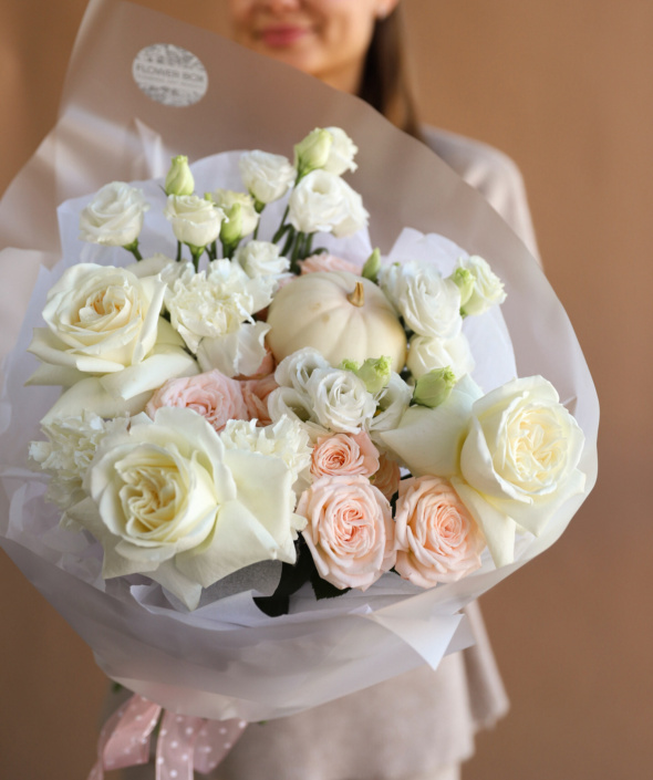 Букет в белой гамме с тыквой №2115