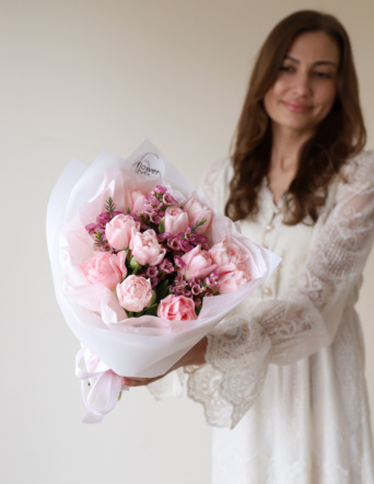 Дуобукет из махровых тюльпанов и хамелациума №2143