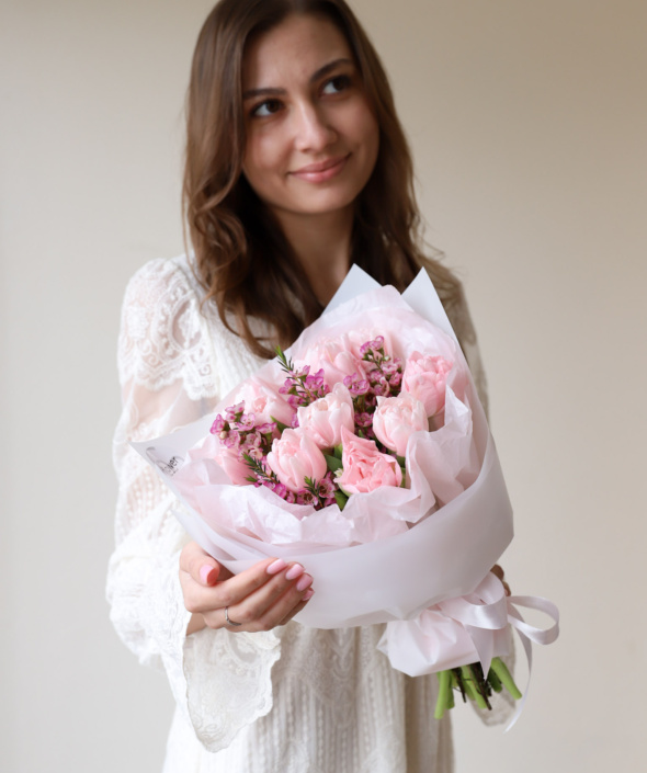 Дуобукет из махровых тюльпанов и хамелациума №2143