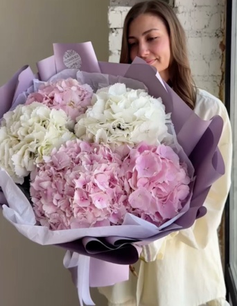 Гортензии в лавандовом оформлении (5 шт) №1636