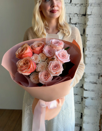 Микс из роз в персиковых оттенках №2205