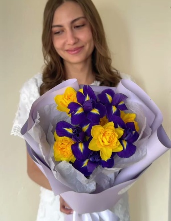 Микс нарциссов и ирисов №2065