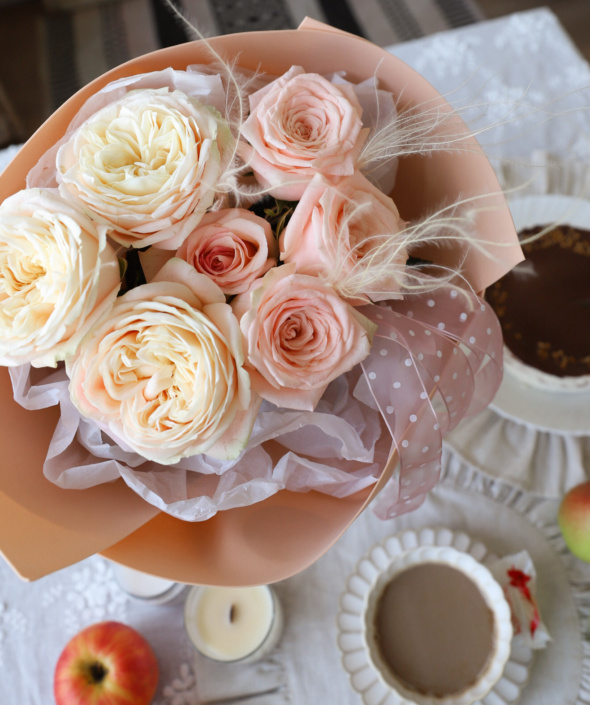 Нежный букет с садовой розой №1928