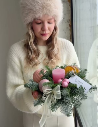 Новогодний подсвечник в нежной гамме №2127