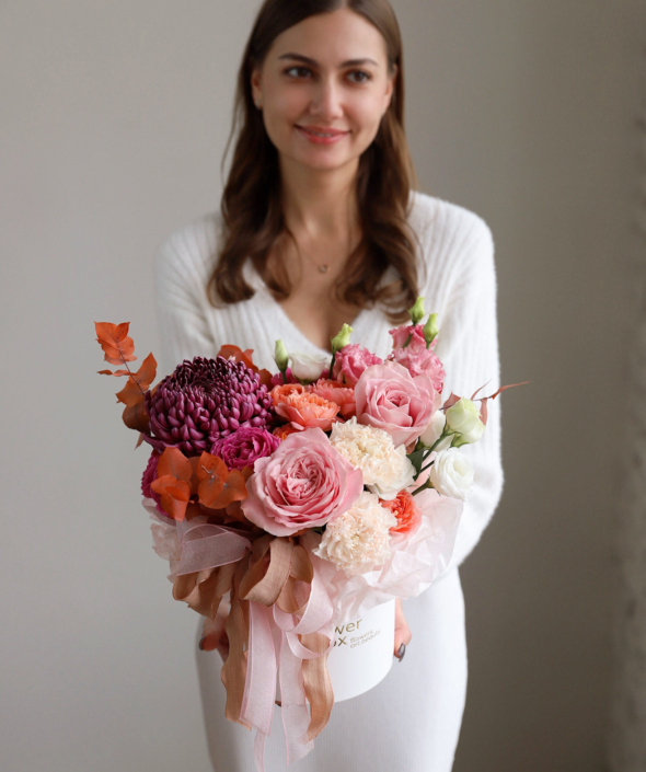 Сборный букет в шляпной коробке №2122