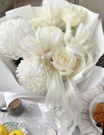 Стильный букет в белой гамме №2121